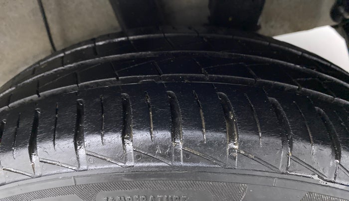 2020 Hyundai AURA S 1.2 CNG, CNG, Manual, 36,020 km, Left Rear Tyre Tread