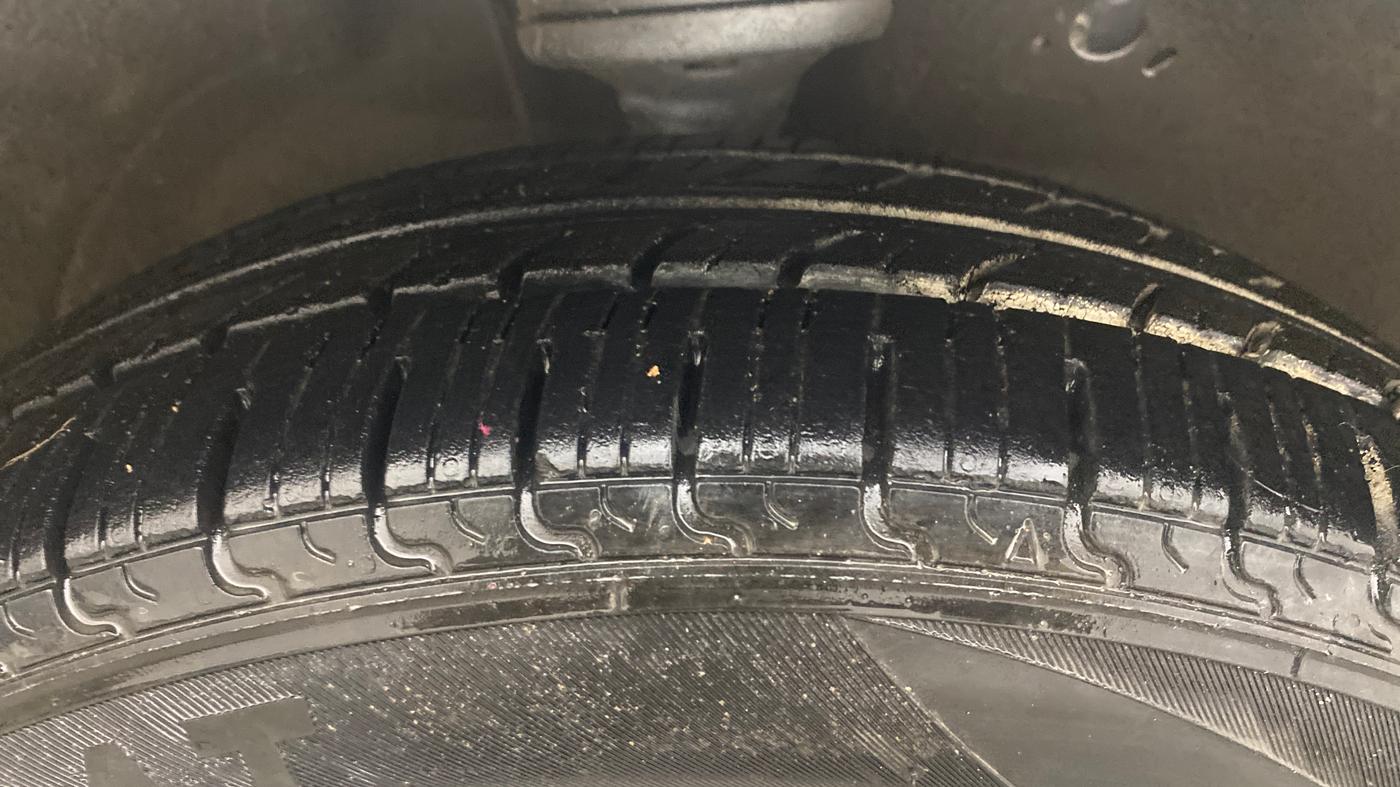 2018 Maruti Wagon R 1.0 VXI, Petrol, Manual, 47,841 km, Right Front Tyre Tread