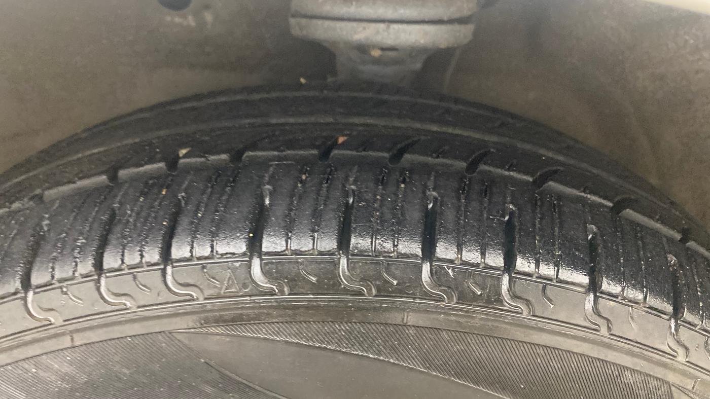 2018 Maruti Wagon R 1.0 VXI, Petrol, Manual, 47,841 km, Left Front Tyre Tread