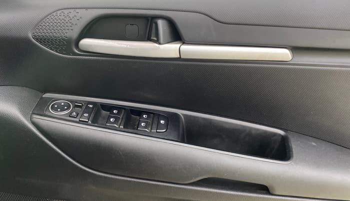 2020 KIA SONET HTK PLUS 1.0 IMT, Petrol, Manual, 73,835 km, Driver Side Door Panels Control
