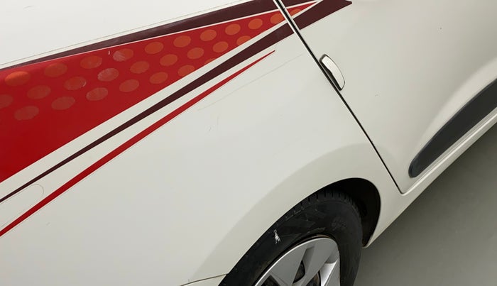 2016 Hyundai Xcent S 1.2 SPECIAL EDITION, CNG, Manual, 87,611 km, Right quarter panel - Minor scratches