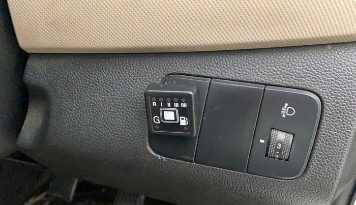 2016 Hyundai Xcent S 1.2 SPECIAL EDITION, CNG, Manual, 87,611 km, Dashboard - CNG switch has minor damage
