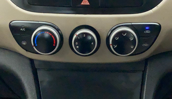 2016 Hyundai Xcent S 1.2 SPECIAL EDITION, CNG, Manual, 87,611 km, AC Unit - Rear defogger not working