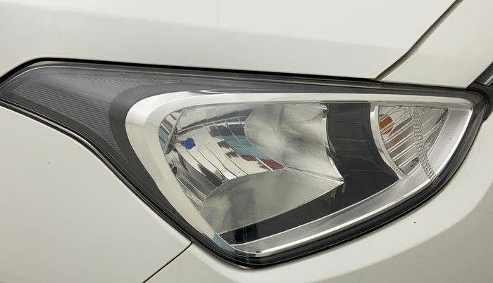 2016 Hyundai Xcent S 1.2 SPECIAL EDITION, CNG, Manual, 87,611 km, Right headlight - Minor scratches