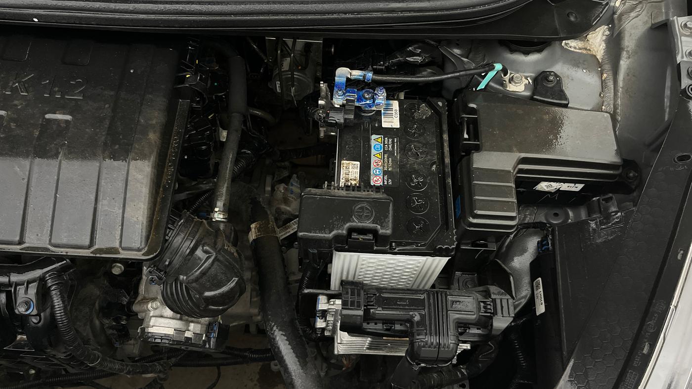 2025 Hyundai GRAND I10 NIOS ASTA AMT 1.2 KAPPA VTVT, Petrol, Automatic, 5,440 km, Engine View - Left