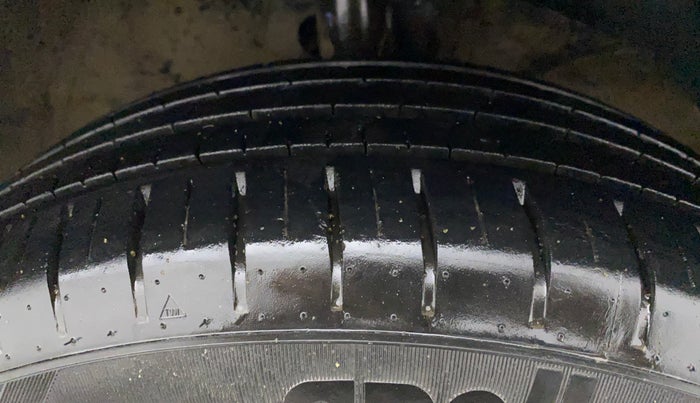 2021 Maruti Baleno ZETA PETROL 1.2, Petrol, Manual, 13,874 km, Right Front Tyre Tread