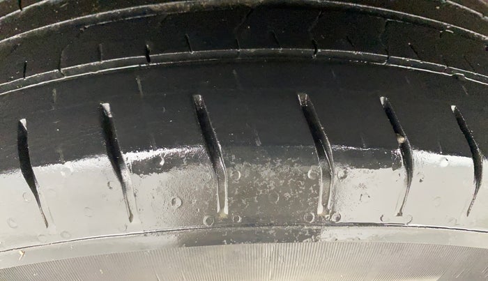 2021 Hyundai VENUE S 1.2, Petrol, Manual, 52,080 km, Right Rear Tyre Tread