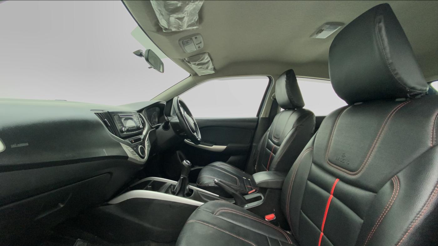 2017 Maruti Baleno DELTA PETROL 1.2, Petrol, Manual, 54,453 km, Right Side Front Door Cabin