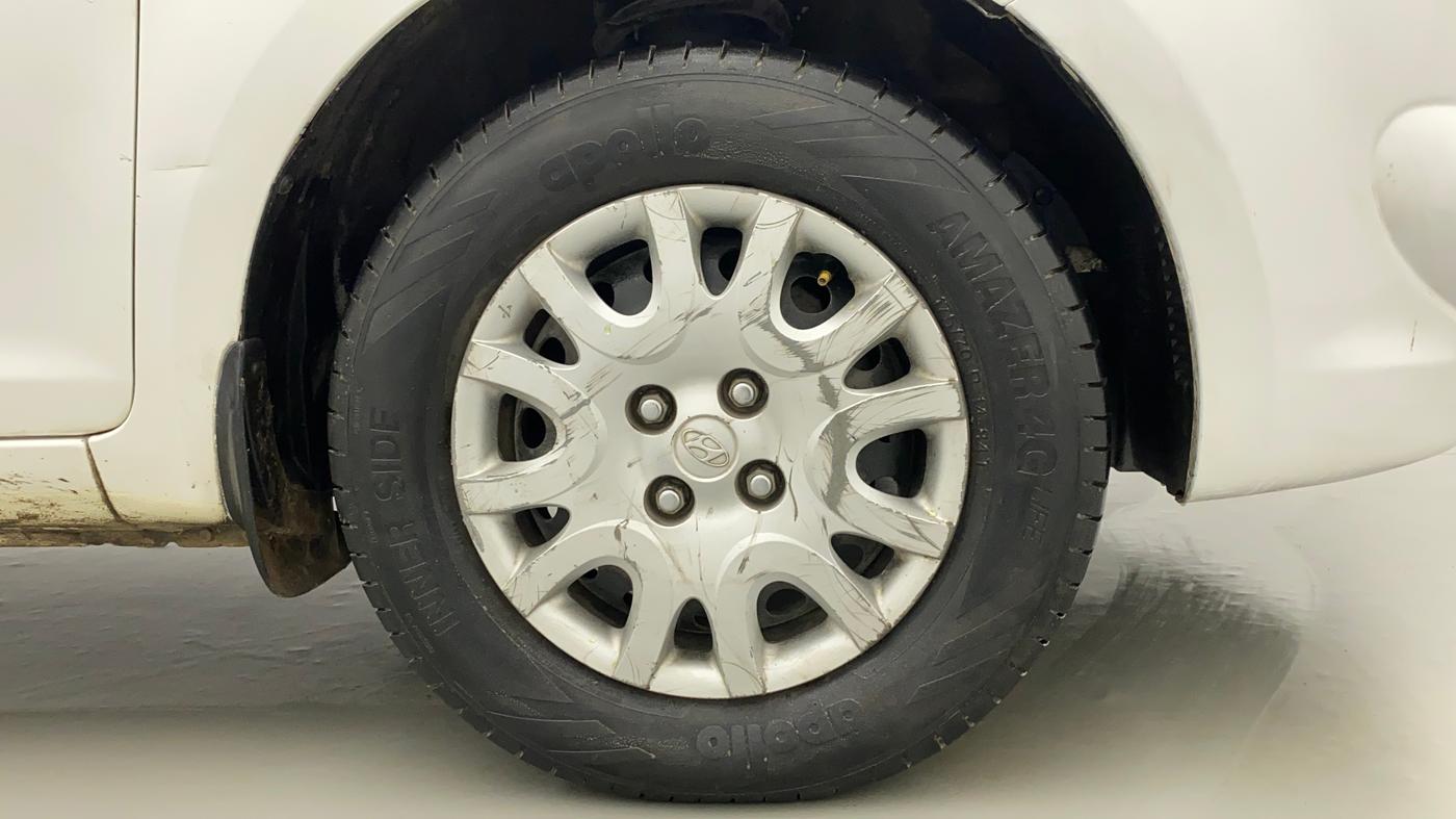 2011 Hyundai i20 MAGNA (O) 1.2, Petrol, Manual, 30,862 km, Right Front Wheel