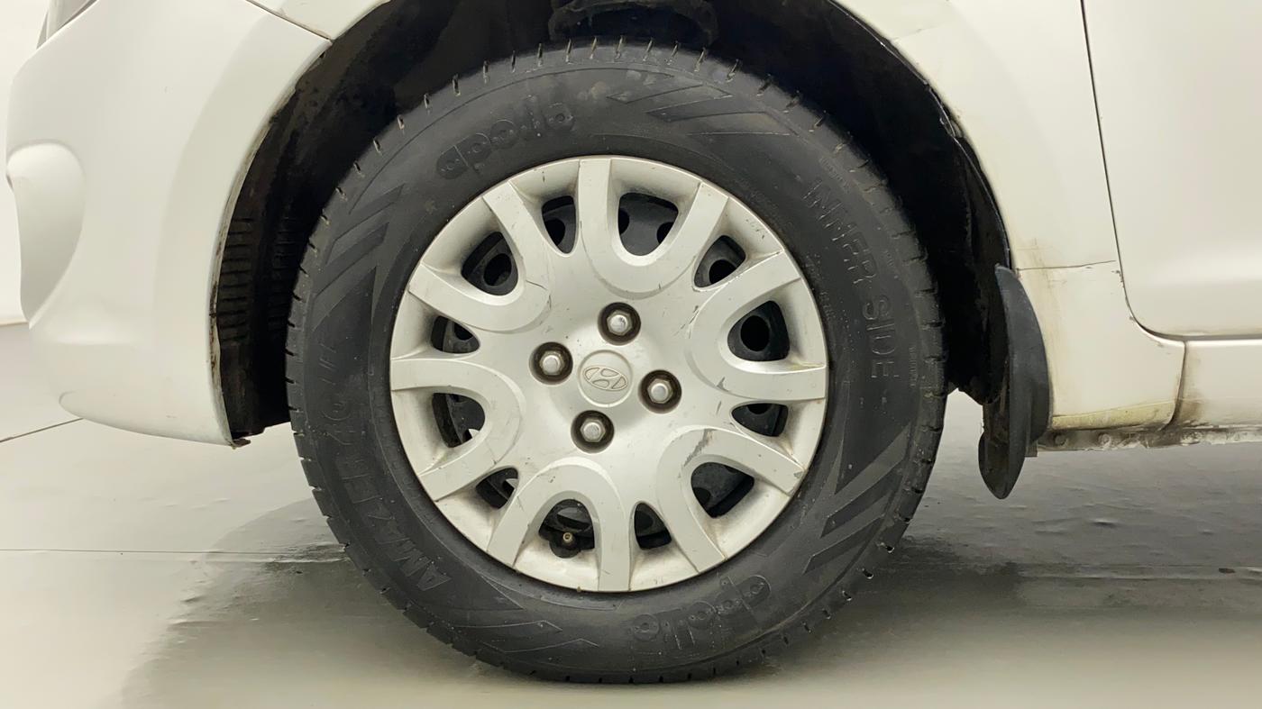 2011 Hyundai i20 MAGNA (O) 1.2, Petrol, Manual, 30,862 km, Left Front Wheel