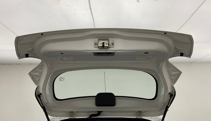 2017 Renault Kwid 1.0 RXL AT, Petrol, Automatic, 26,608 km, Boot Door Open