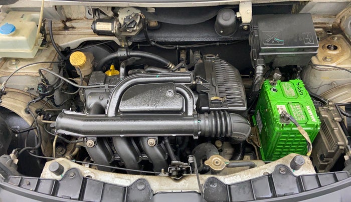 2017 Renault Kwid 1.0 RXL AT, Petrol, Automatic, 26,608 km, Engine Bonet View