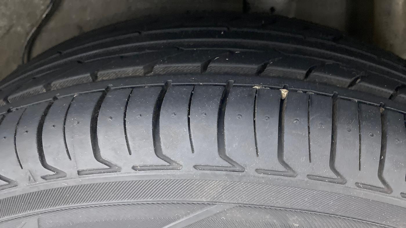 2017 Maruti Celerio ZXI AMT (O), Petrol, Automatic, 67,364 km, Left Rear Tyre Tread