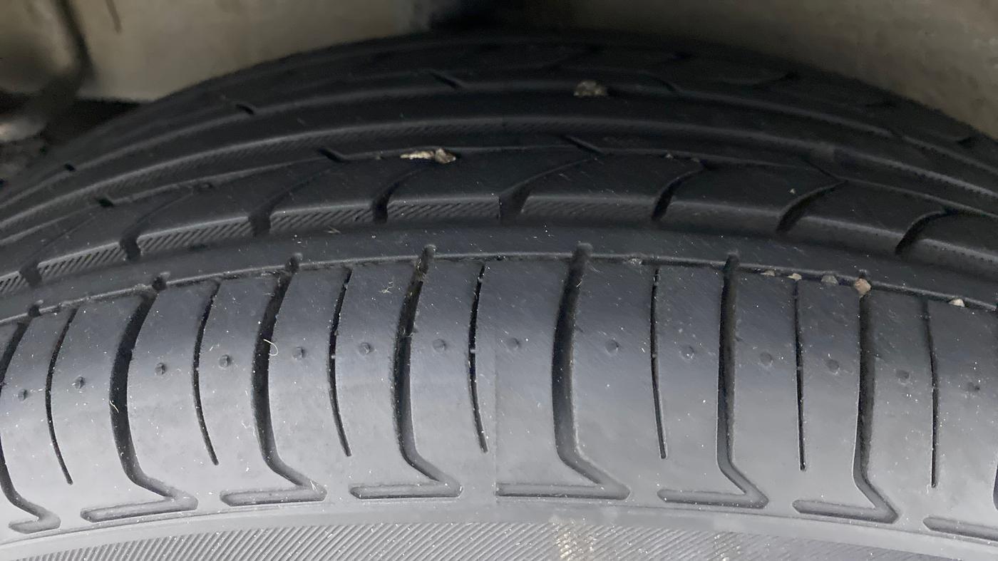 2017 Maruti Celerio ZXI AMT (O), Petrol, Automatic, 67,364 km, Right Rear Tyre Tread