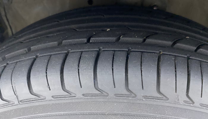 2017 Maruti Celerio ZXI AMT (O), Petrol, Automatic, 67,364 km, Left Front Tyre Tread