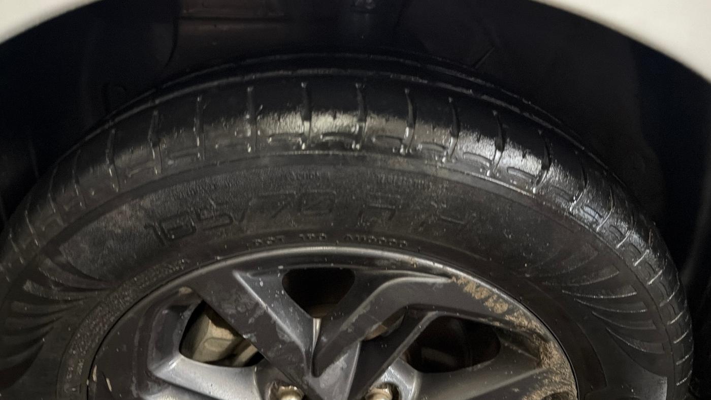 2022 Hyundai GRAND I10 NIOS SPORTZ AMT 1.2 KAPPA VTVT, Petrol, Automatic, 28,555 km, Left Front Tyre Tread