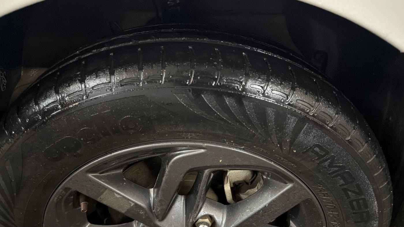 2022 Hyundai GRAND I10 NIOS SPORTZ AMT 1.2 KAPPA VTVT, Petrol, Automatic, 28,555 km, Right Front Tyre Tread