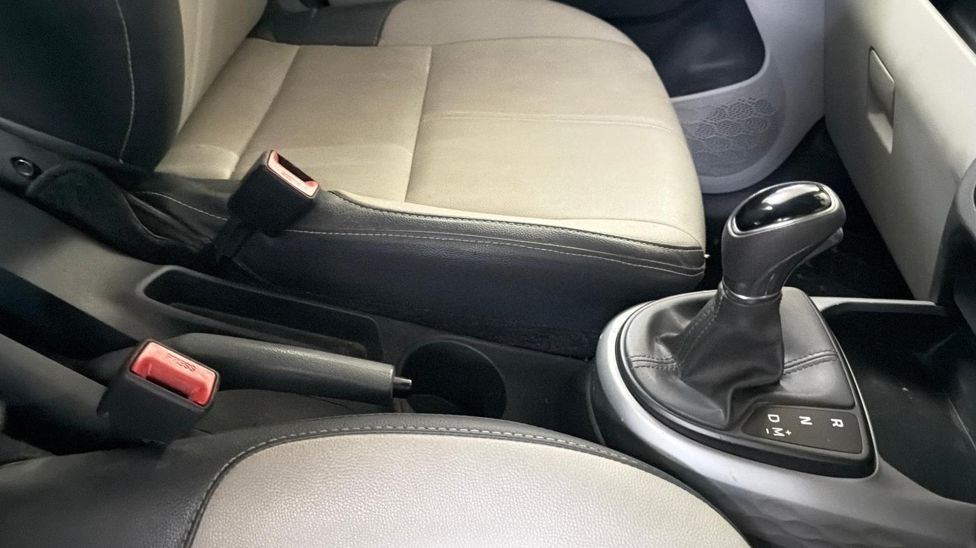 2022 Hyundai GRAND I10 NIOS SPORTZ AMT 1.2 KAPPA VTVT, Petrol, Automatic, 28,555 km, Gear Lever