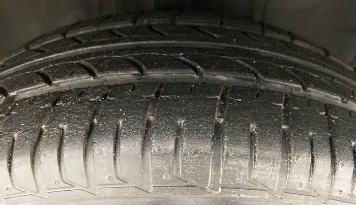 2012 Toyota Etios G SP, Petrol, Manual, 50,658 km, Right Front Tyre Tread