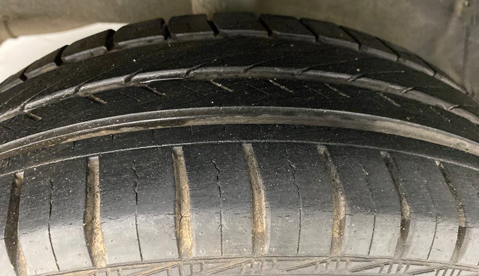 2012 Toyota Etios G SP, Petrol, Manual, 50,658 km, Right Rear Tyre Tread