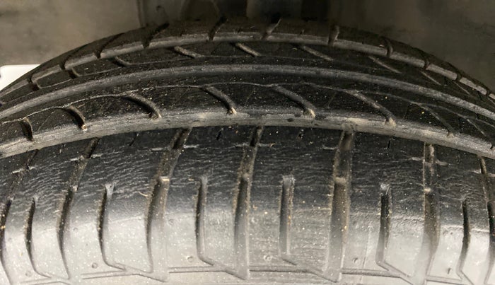 2012 Toyota Etios G SP, Petrol, Manual, 50,658 km, Left Front Tyre Tread