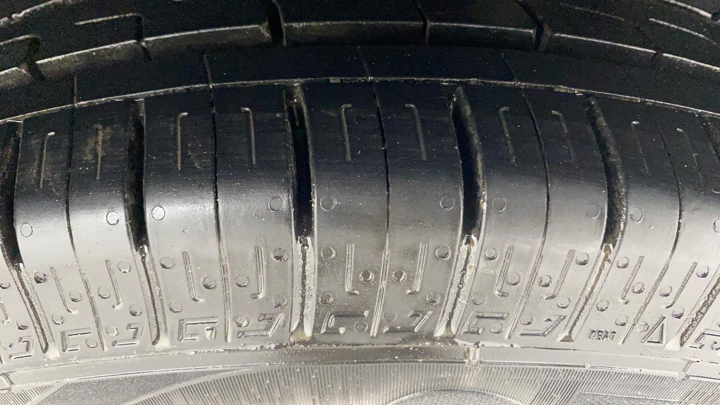 2017 Ford Figo Aspire TITANIUM 1.2 PETROL, Petrol, Manual, 32,188 km, Left Rear Tyre Tread