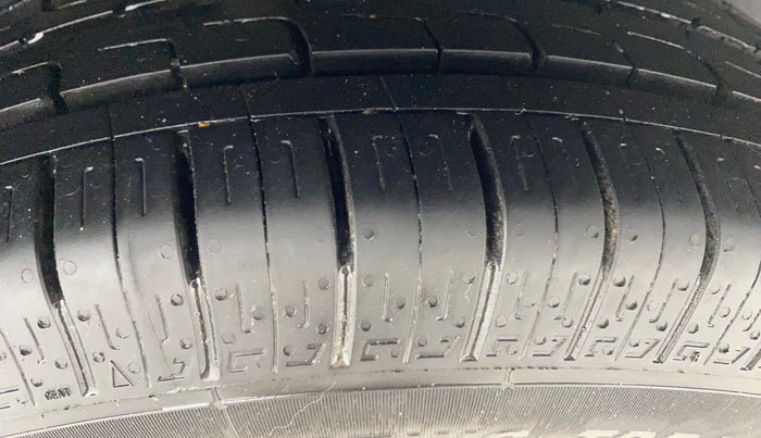 2017 Ford Figo Aspire TITANIUM 1.2 PETROL, Petrol, Manual, 32,168 km, Right Rear Tyre Tread