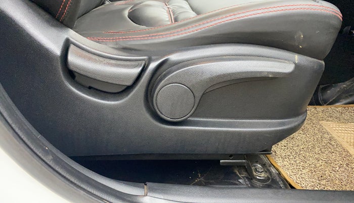 2019 Hyundai Creta SX AT 1.6 PETROL, CNG, Automatic, 92,083 km, Driver Side Adjustment Panel