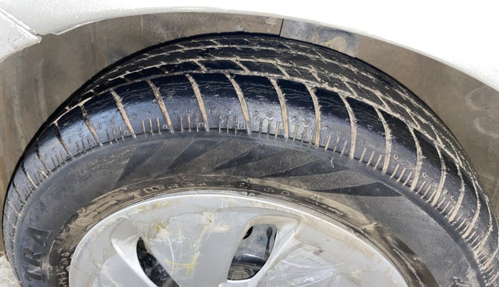 2016 Maruti Celerio VXI AMT (O), Petrol, Automatic, 56,830 km, Left Front Tyre Tread