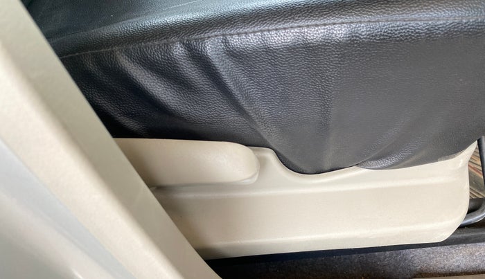 2016 Maruti Celerio VXI AMT (O), Petrol, Automatic, 56,830 km, Driver Side Adjustment Panel