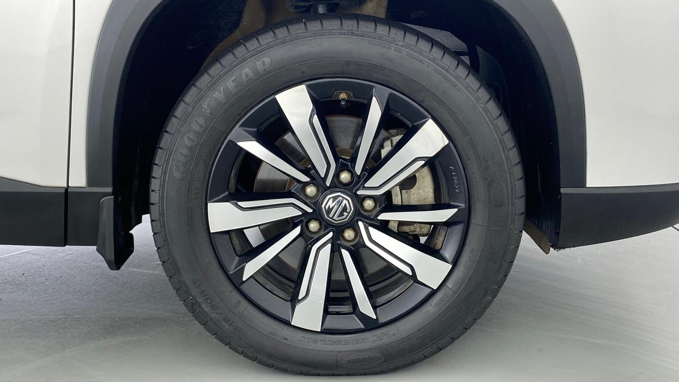 2020 MG HECTOR PLUS SHARP DCT, Petrol, Automatic, 19,595 km, Right Front Wheel