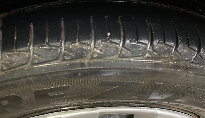 2017 Maruti Baleno DELTA PETROL 1.2, Petrol, Manual, 73,583 km, Left Rear Tyre Tread