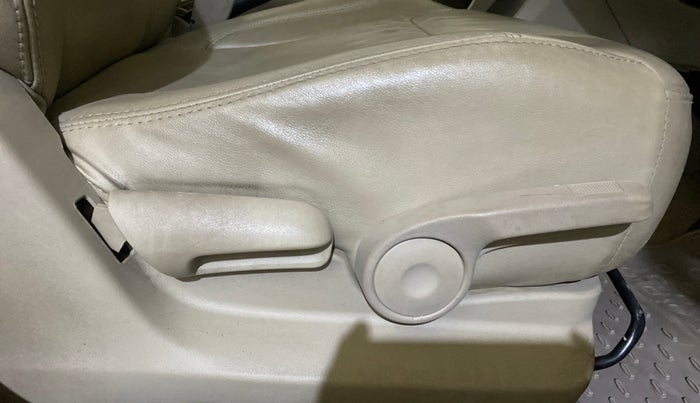 2016 Maruti Ciaz VXI+, Petrol, Manual, 53,901 km, Driver Side Adjustment Panel