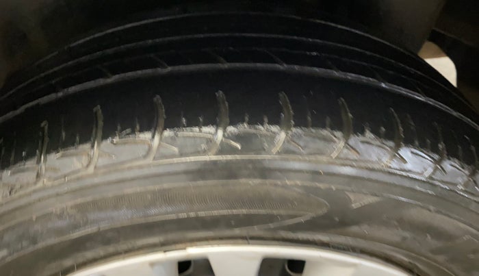 2016 Maruti Ciaz VXI+, Petrol, Manual, 53,901 km, Left Rear Tyre Tread
