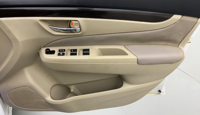 2016 Maruti Ciaz  ZDI SHVS, Diesel, Manual, 83,077 km, Driver Side Door Panels Control