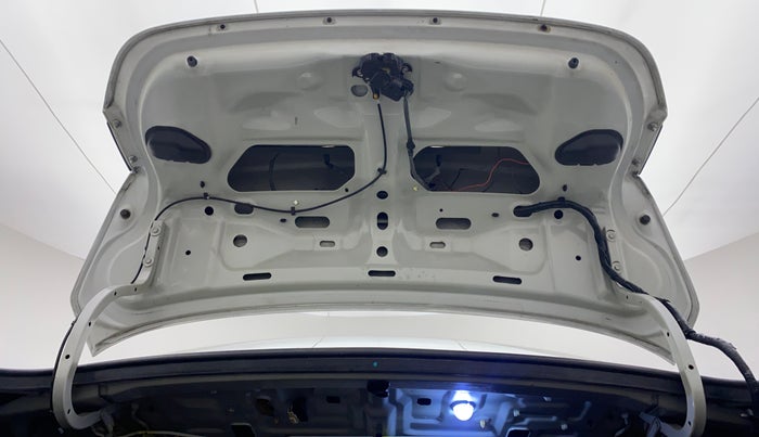 2016 Maruti Ciaz  ZDI SHVS, Diesel, Manual, 83,077 km, Boot Door Open