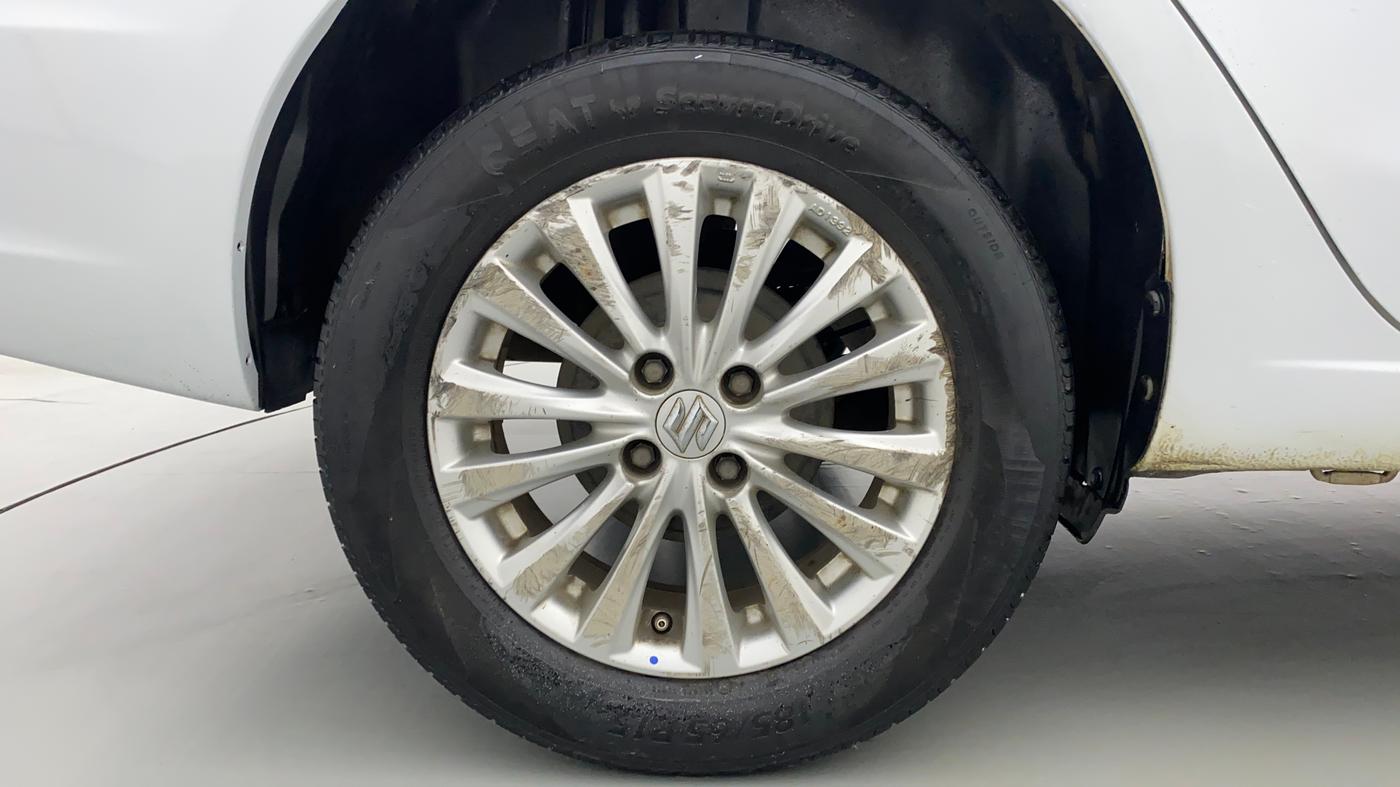 2016 Maruti Ciaz  ZDI SHVS, Diesel, Manual, 83,077 km, Right Rear Wheel