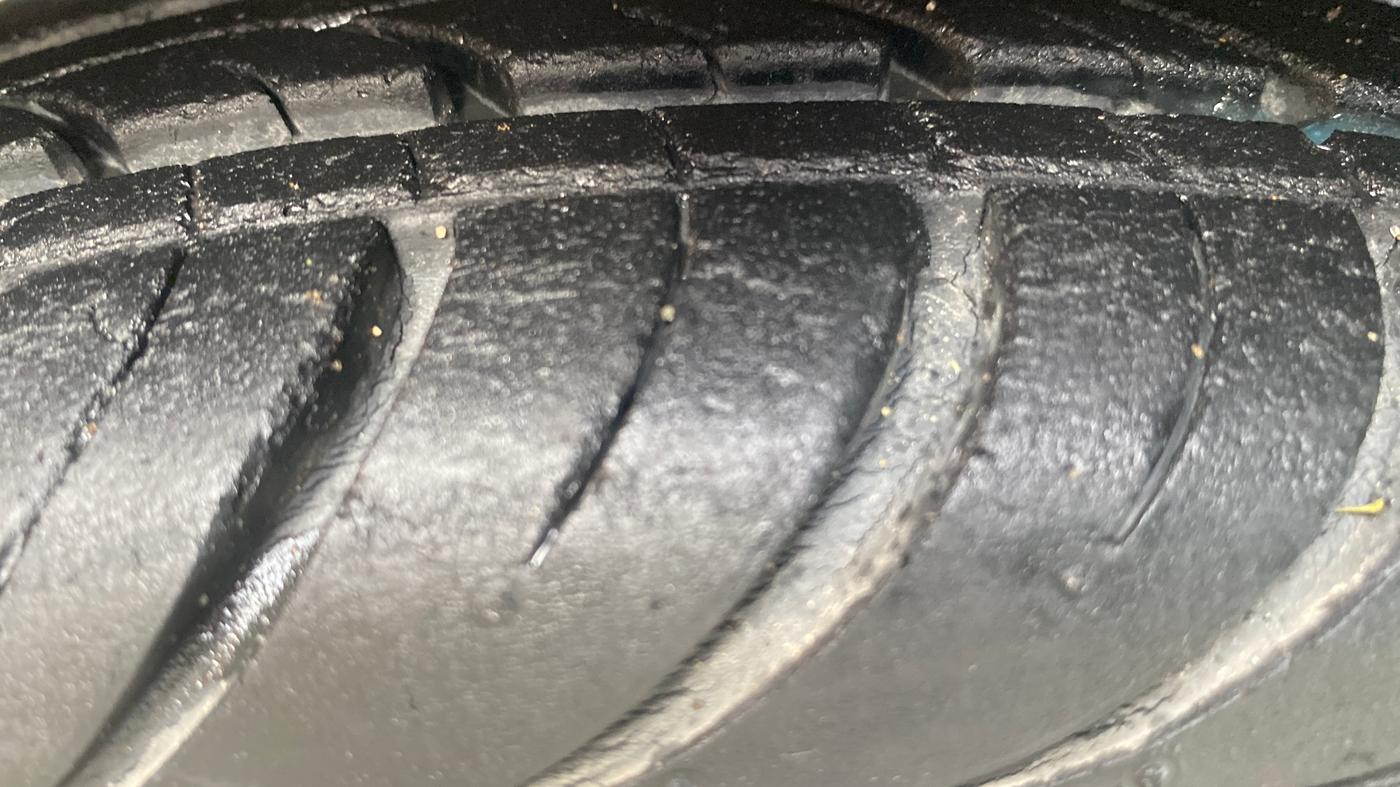 2017 Hyundai Eon MAGNA +, Petrol, Manual, 35,189 km, Left Front Tyre Tread