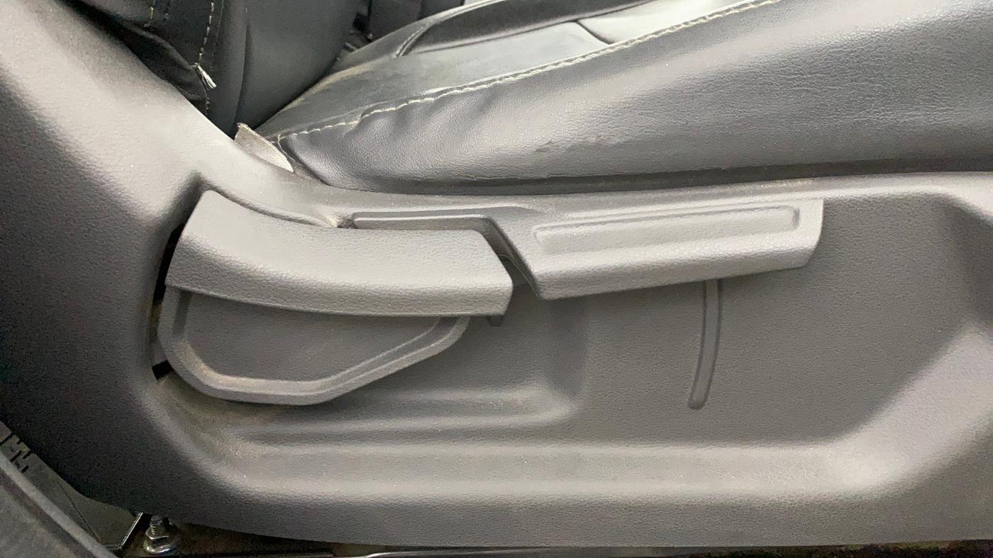 2019 Hyundai GRAND I10 NIOS SPORTZ AMT 1.2 KAPPA VTVT, Petrol, Automatic, 37,888 km, Driver Side Adjustment Panel