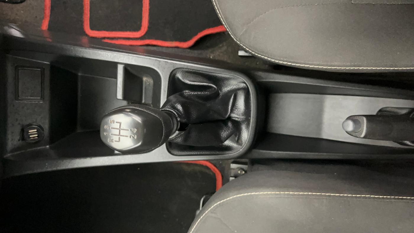 2021 Renault Kwid RXL 1.0, Petrol, Manual, 30,965 km, Gear Lever