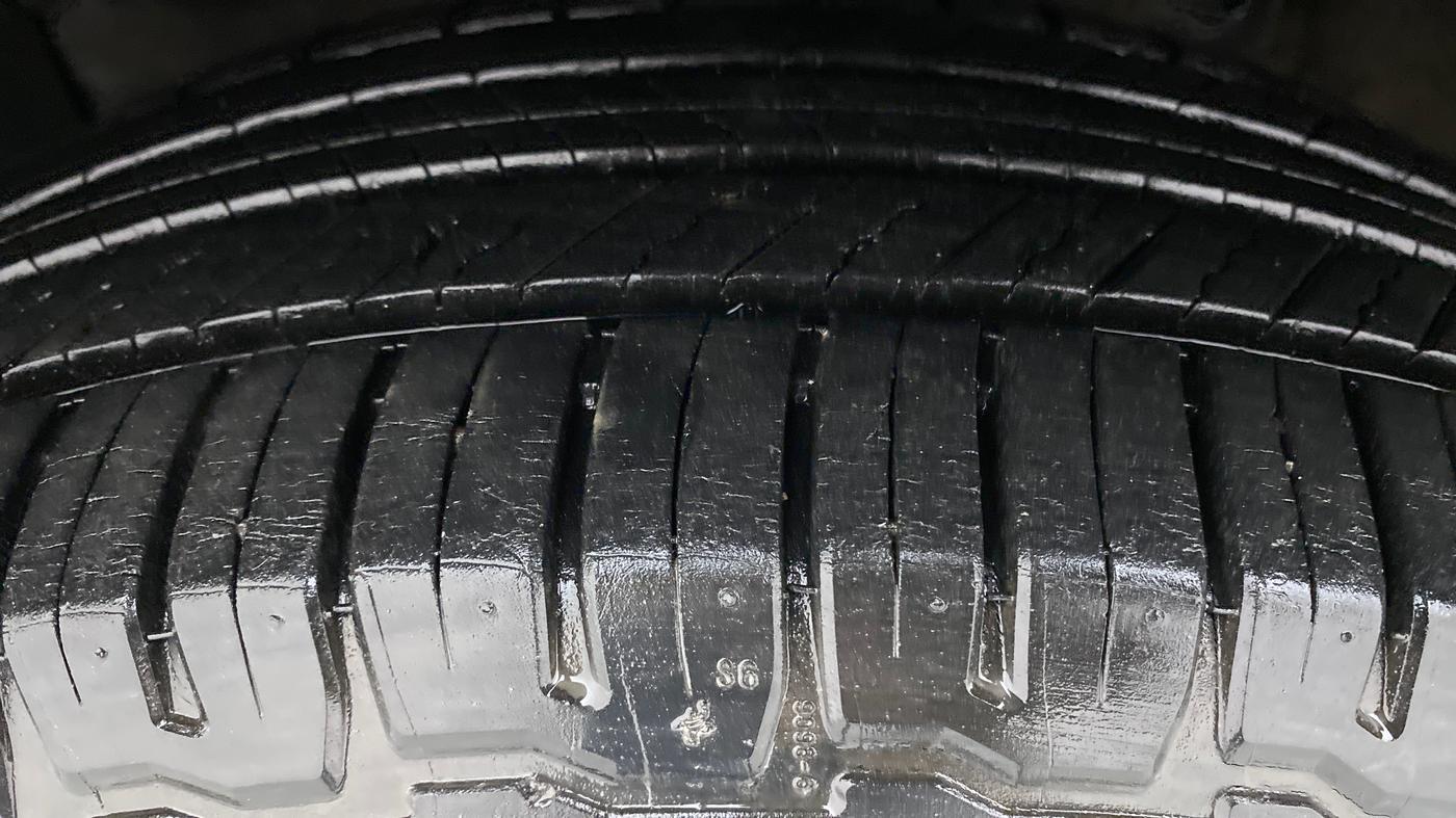 2015 Honda CRV 2.0 2WD AT, Petrol, Automatic, 70,654 km, Left Front Tyre Tread