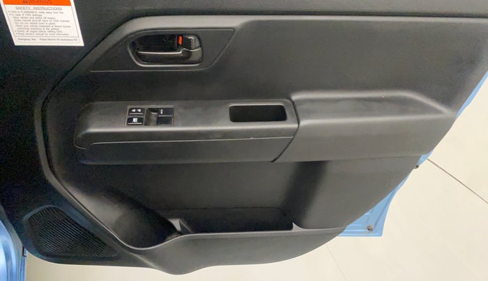 2021 Maruti New Wagon-R LXI CNG 1.0, CNG, Manual, 31,051 km, Driver Side Door Panels Control