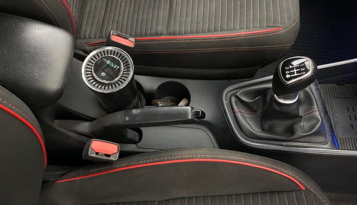 2022 Hyundai NEW I20 ASTA(O) 1.5 CRDI DUAL TONE, Diesel, Manual, 1,02,748 km, Gear Lever