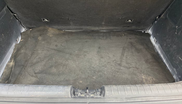 2022 Hyundai NEW I20 ASTA(O) 1.5 CRDI DUAL TONE, Diesel, Manual, 1,02,748 km, Boot Inside