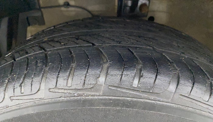 2012 Maruti Swift ZDI, Diesel, Manual, 87,281 km, Left Front Tyre Tread