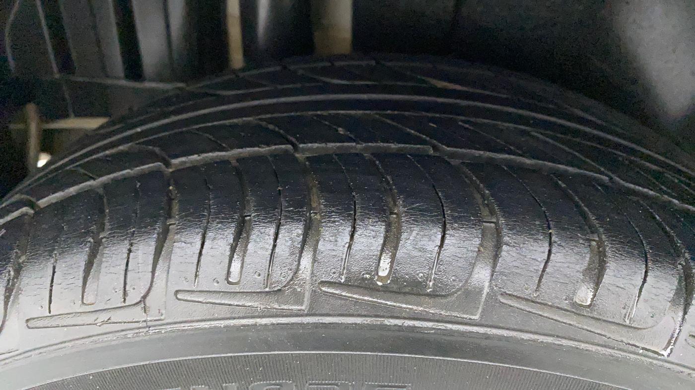 2012 Maruti Swift ZDI, Diesel, Manual, 87,281 km, Right Rear Tyre Tread