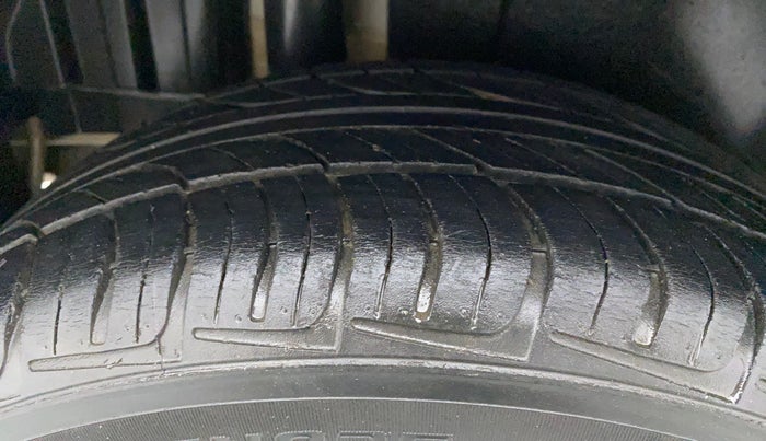 2012 Maruti Swift ZDI, Diesel, Manual, 87,281 km, Right Rear Tyre Tread