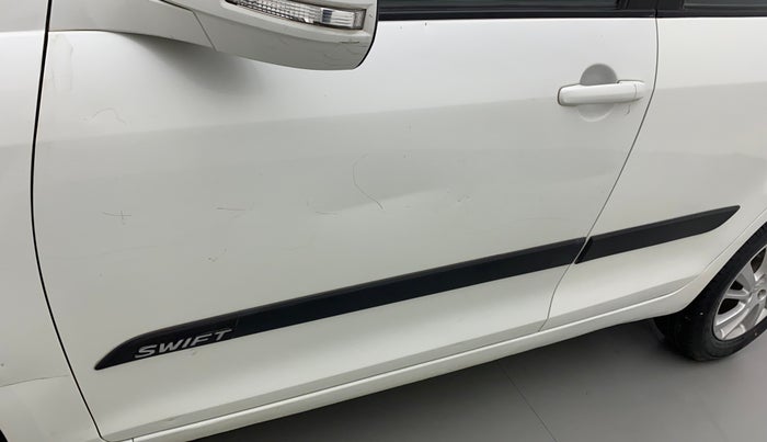 2012 Maruti Swift ZDI, Diesel, Manual, 87,281 km, Front passenger door - Slightly dented