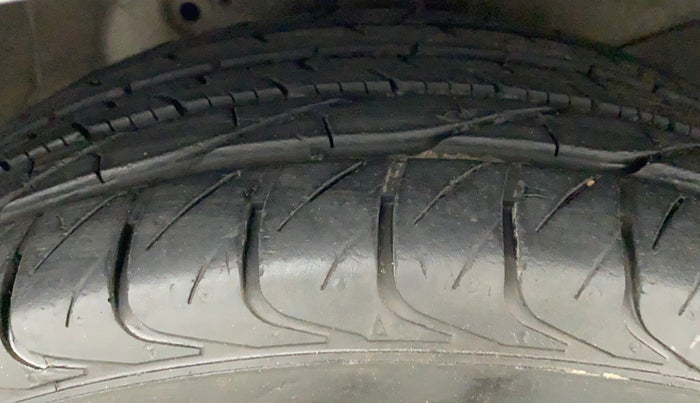 2018 Honda Amaze 1.2L I-VTEC S OPT, CNG, Manual, 78,131 km, Right Front Tyre Tread