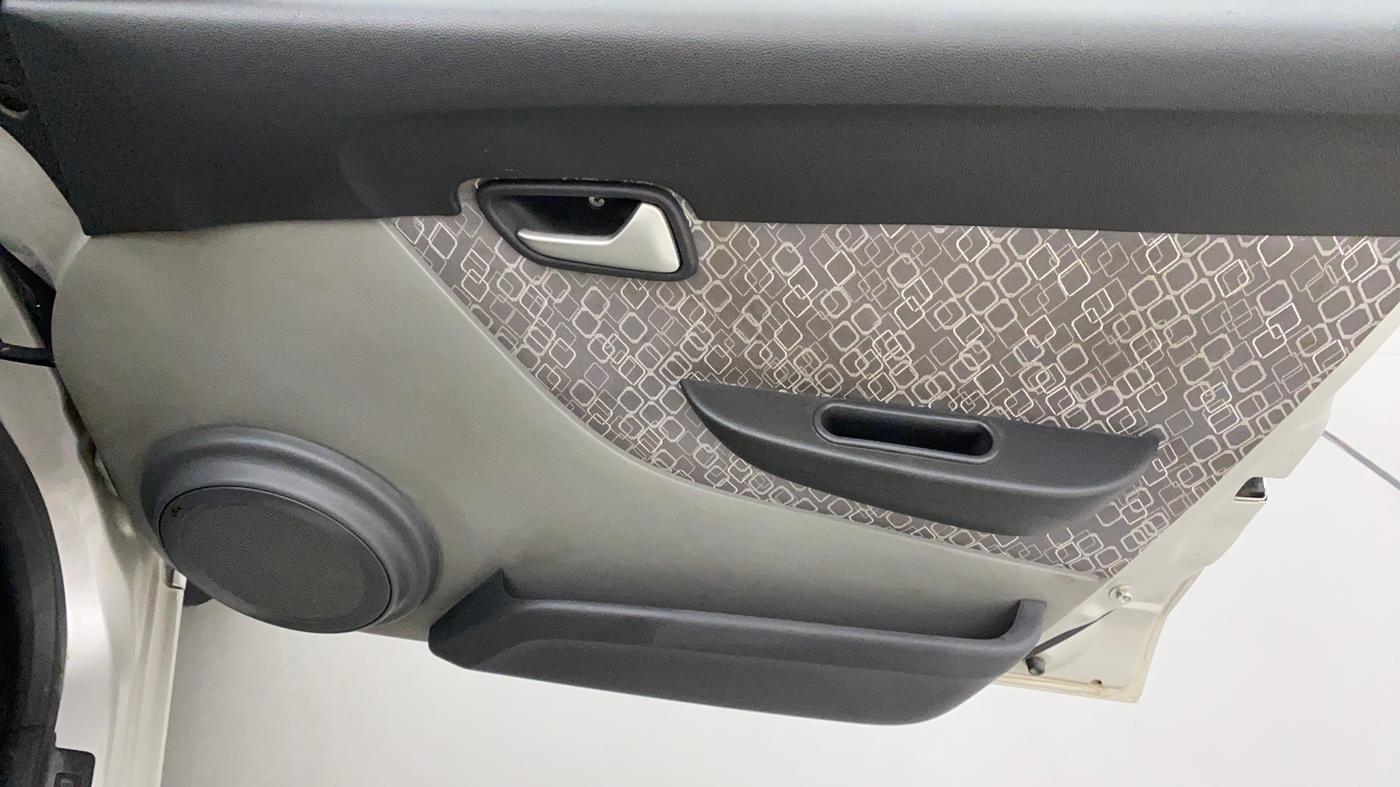 2019 Maruti Alto 800 LXI, Petrol, Manual, 27,517 km, Driver Side Door Panels Controls